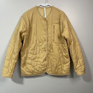 Lululemon Size 6 Women's Beige Insulated Quilted Jacket